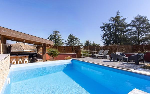 Maison à vendre    6 pièces •  Hurigny