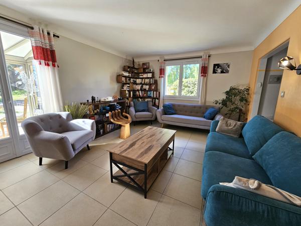 Maison 4 chambres, un grand garage sur une belle parcelle
