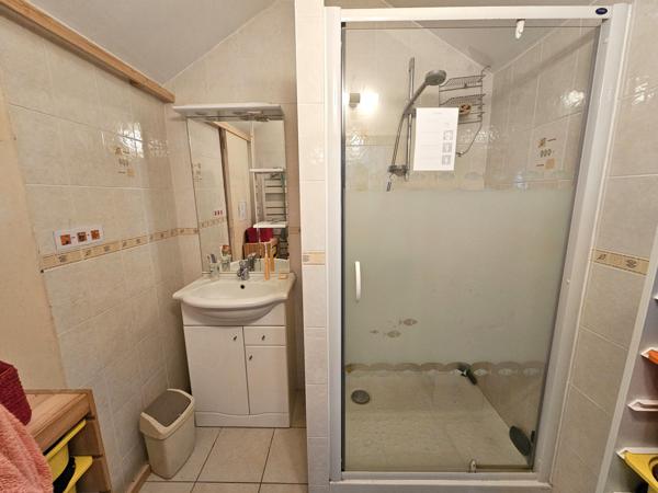 Maison 4 chambres, un grand garage sur une belle parcelle