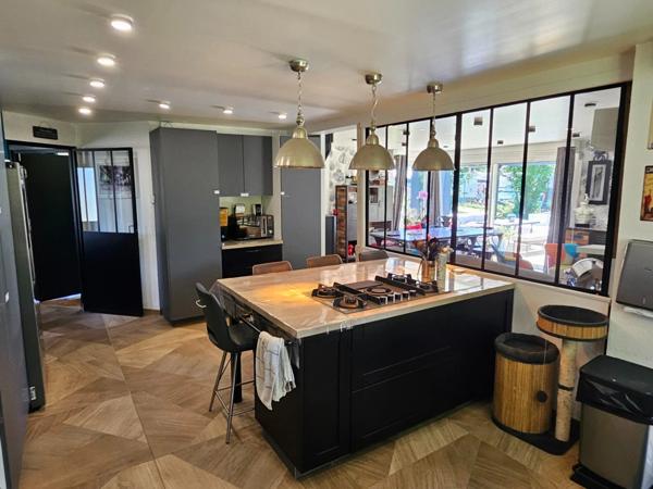 MAISON CONTEMPORAINE FAMILIALE 6 CHAMBRES-VIE DE PLAIN PIED- 150m2 – Locminé (56500)