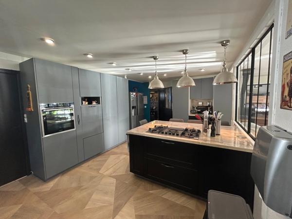 MAISON CONTEMPORAINE FAMILIALE 6 CHAMBRES-VIE DE PLAIN PIED- 150m2 – Locminé (56500)