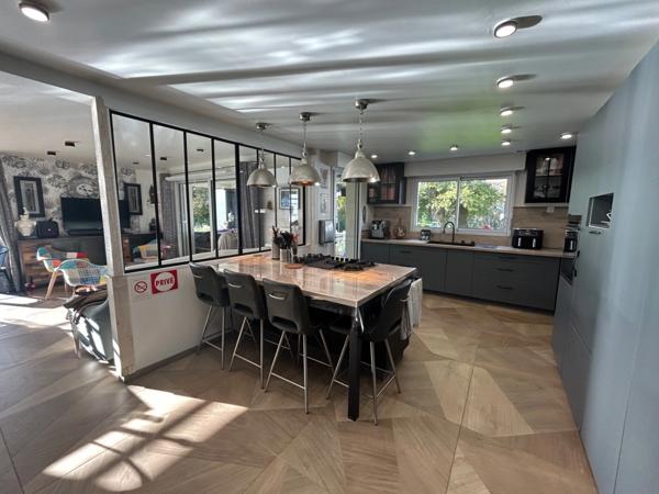 MAISON CONTEMPORAINE FAMILIALE 6 CHAMBRES-VIE DE PLAIN PIED- 150m2 – Locminé (56500)