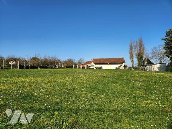 À vendre à Jessains, idéalement située à 8 km du lac de Dienville, 20 minutes de la Forêt d'Ori...