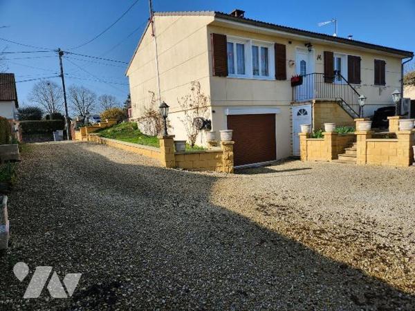 À vendre à Jessains, idéalement située à 8 km du lac de Dienville, 20 minutes de la Forêt d'Ori...