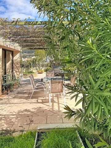 Vaison-la-Romaine (84110) Sablet – Ancienne magnaneraie avec piscine, parkings et vue remarquable sur les Dentelles de Montmirail