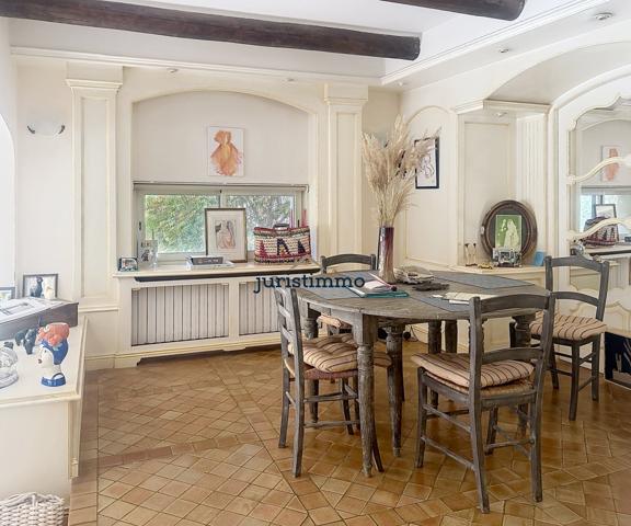 Vaison-la-Romaine (84110) Sablet – Ancienne magnaneraie avec piscine, parkings et vue remarquable sur les Dentelles de Montmirail