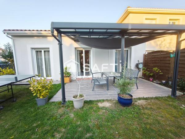 Maison moderne de plain pied avec 3 chambres et jardin