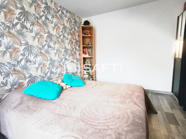 Maison moderne de plain pied avec 3 chambres et jardin