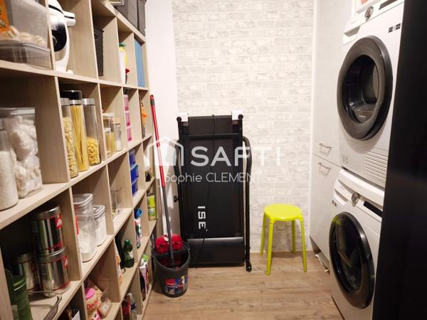 Maison moderne de plain pied avec 3 chambres et jardin