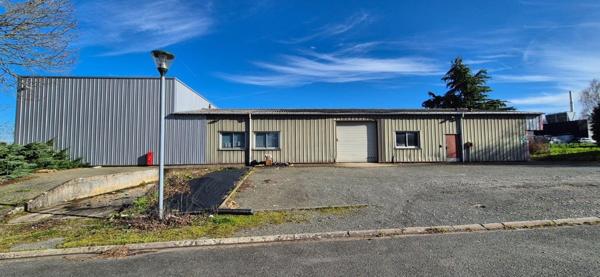 Entrepôt et bureaux à vendre à Cherré-Au dans la Sarthe (72400), ref : 474
