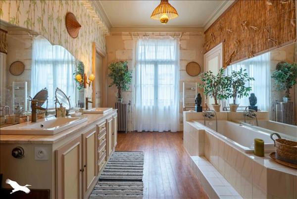 Maison à vendre |  Montguyon |  14 pièces | 374 m²