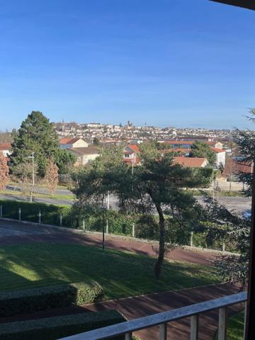 Vue dégagée dans une résidence sécurisée