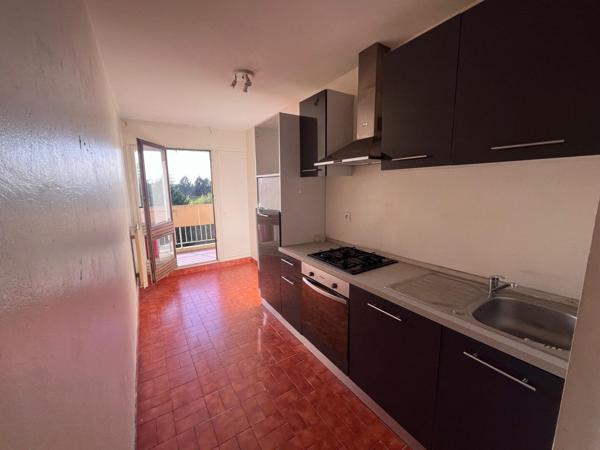 Vue dégagée dans une résidence sécurisée