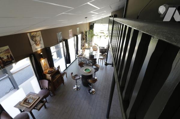 A VENDRE - SARLAT LA CANEDA - Bâtiment de 330 m² sur parcelle de 3233 m²