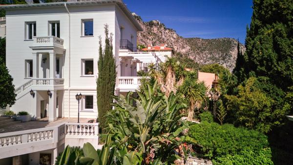 Villa Belle Epoque rénovée en plein centre de Beaulieu sur mer