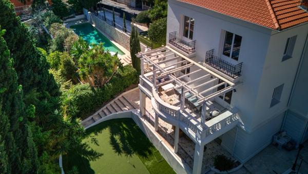 Villa Belle Epoque rénovée en plein centre de Beaulieu sur mer