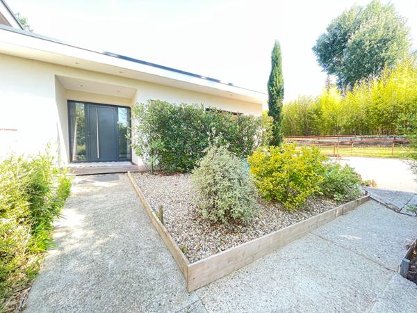 Maison d'architecte -2014- DPE B - 4 chambres - PISICNE