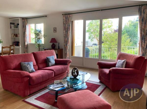 Vente appartement Rueil Malmaison : 695 000 € - AJP Immobilière Passy Paris 16