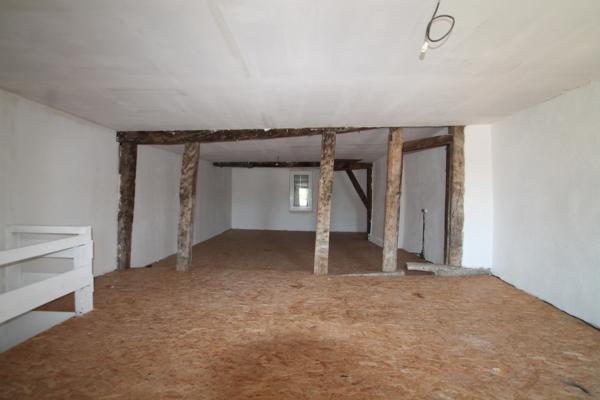 Maison de village de caractère à vendre– 109 m² – 3 chambres + Grenier aménageable (67 m²) - cour extèrieure