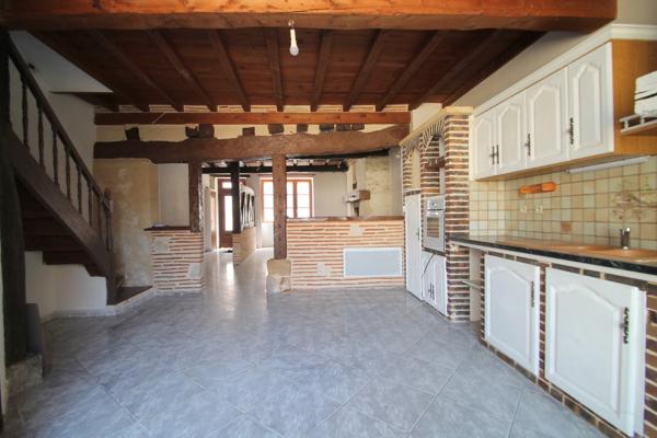 Maison de village de caractère à vendre– 109 m² – 3 chambres + Grenier aménageable (67 m²) - cour extèrieure
