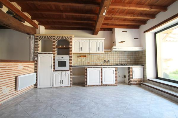 Maison de village de caractère à vendre– 109 m² – 3 chambres + Grenier aménageable (67 m²) - cour extèrieure