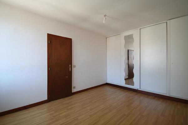 Maison de village de caractère à vendre– 109 m² – 3 chambres + Grenier aménageable (67 m²) - cour extèrieure