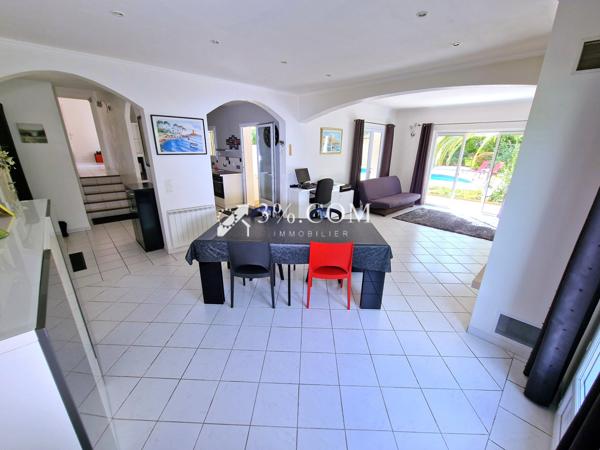 Villa 5 pièce(s) 4 chambre(s) 133 m²