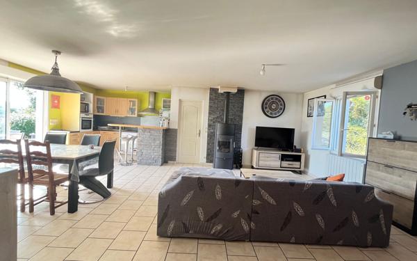 Maison à vendre    7 pièces •  Saint-Denis-sur-Sarthon