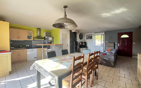 Maison à vendre    7 pièces •  Saint-Denis-sur-Sarthon