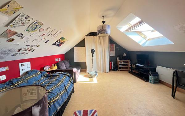 Maison à vendre    7 pièces •  Saint-Denis-sur-Sarthon