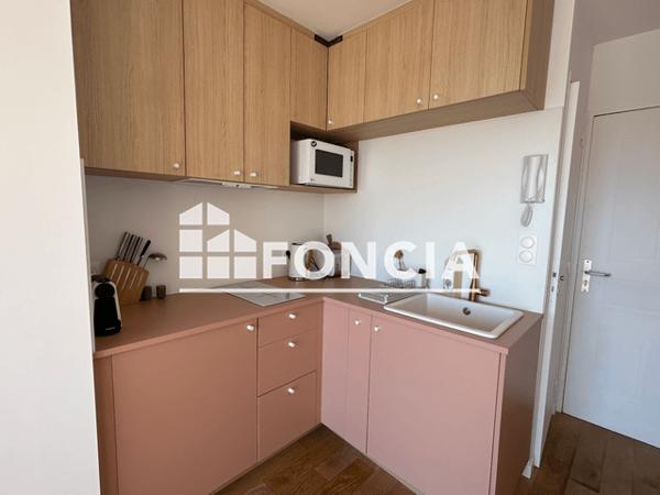 Location Appartement meublé 2 pièces 25.45 m² - 14 RUE DE LA SOLE La Rochelle 17000