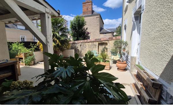 Maison de ville lumineuse avec garage - 110 m2- LAVAL- RIVE DROITE (53)