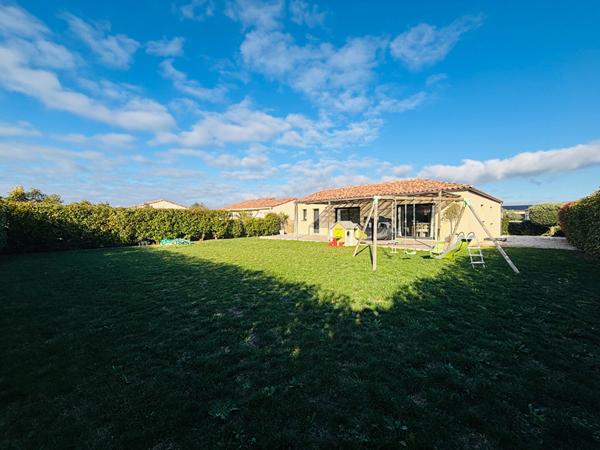 Proche CARCASSONNE, Maison de plain pied avec garage