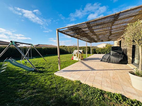 Proche CARCASSONNE, Maison de plain pied avec garage