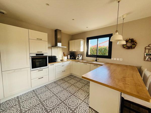 Proche CARCASSONNE, Maison de plain pied avec garage