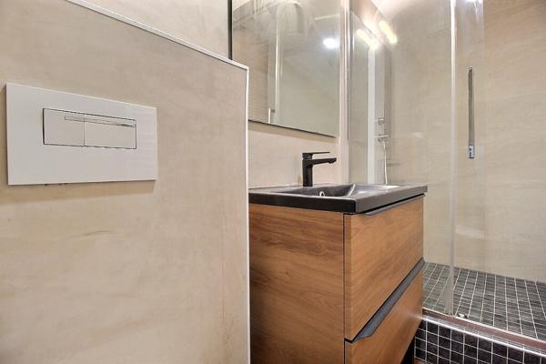 MARSEILLE 1 - SECTEUR SAINT-CHARLES - APPARTEMENT 3 PIECES - 1 COUR / TERRASSE - 2 CHAMBRES - DEBARRAS