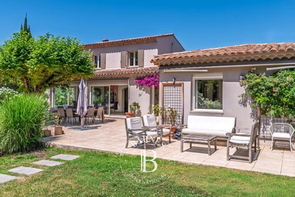 Peymeinade, Villa 7 Chambres -  245 m² à vendre