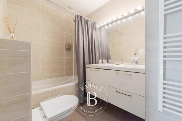 Peymeinade, Villa 7 Chambres -  245 m² à vendre