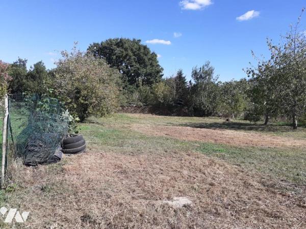 TERRAIN A BÂTIR 725M² 