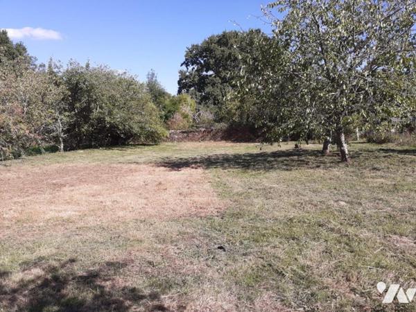 TERRAIN A BÂTIR 725M² 
