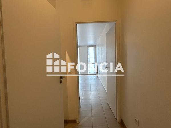 Location Studio 26.7 m² - RESIDENCE PLEIN SUD 7 RUE RENE ROBERT CAVELIER BAT B Massy 91300