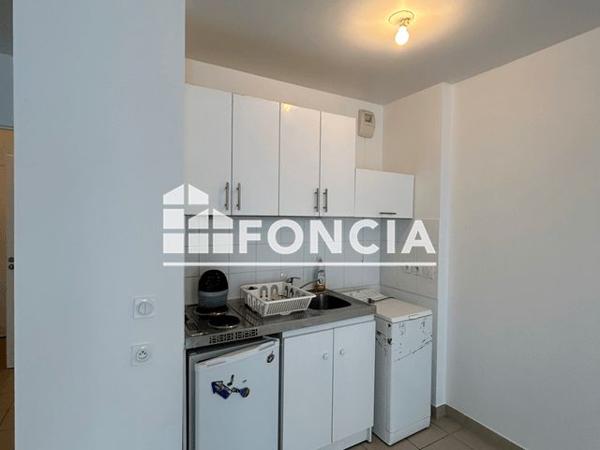 Location Studio 26.7 m² - RESIDENCE PLEIN SUD 7 RUE RENE ROBERT CAVELIER BAT B Massy 91300