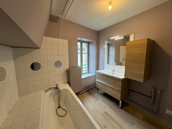 Appartement à louer    2 pièces • 52,60 m2 Bar-le-Duc