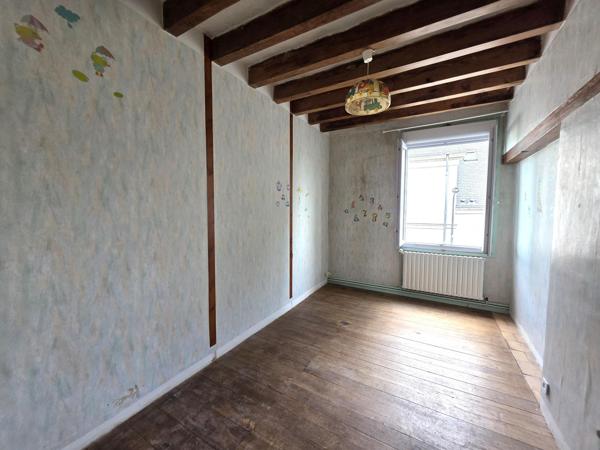 Belle maison de bourg, son terrain et ses dépendances !