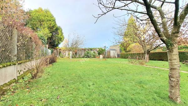 Opportunité à Fontenay-en-Parisis : maison 6 pièces à vendre