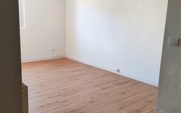 Appartement à vendre    2 pièces •  Nîmes