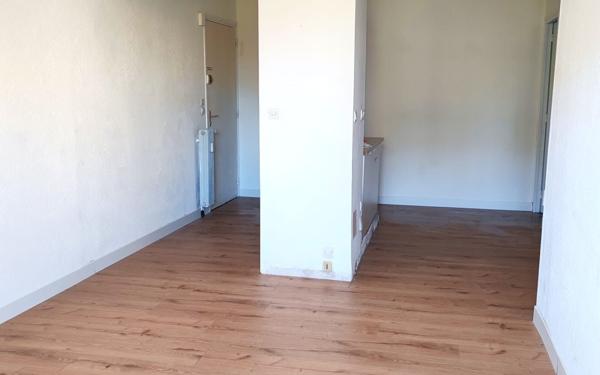 Appartement à vendre    2 pièces •  Nîmes