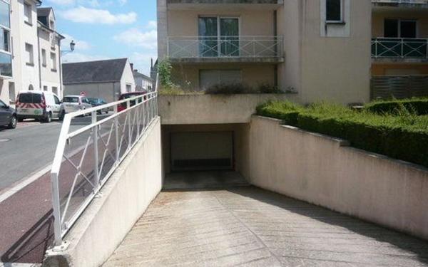 Stationnement à louer