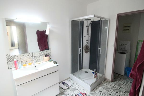 Immeuble avec bon rapport locatif