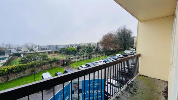 Département du Finistère (29), à vendre à QUIMPER, studio de 27,29 m² habitables - Balcon - Cave.